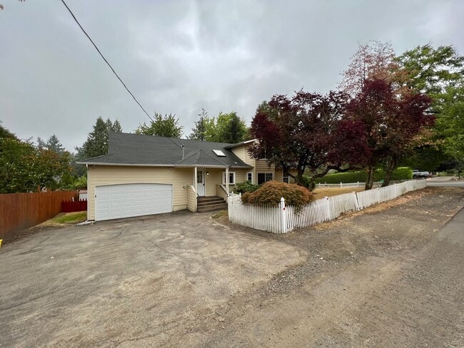 4545 SW Taylors Ferry Rd in Portland, OR - Building Photo - Building Photo