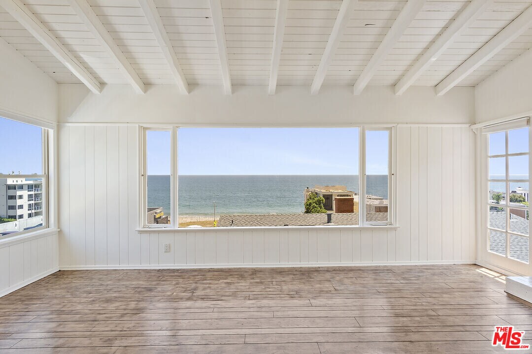 22607 Pacific Coast Hwy in Malibu, CA - Building Photo