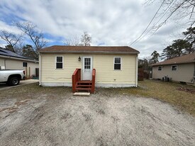 72 Peony St in Browns Mills, NJ - Building Photo