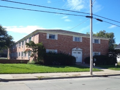 Carriage House in Oshkosh, WI - Building Photo