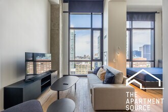 633 S LaSalle St in Chicago, IL - Building Photo - Building Photo