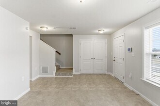 37 Britania Ct in Martinsburg, WV - Building Photo - Building Photo