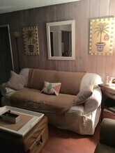 306 17th St, Unit Beach Cottage in Manhattan Beach, CA - Building Photo - Building Photo