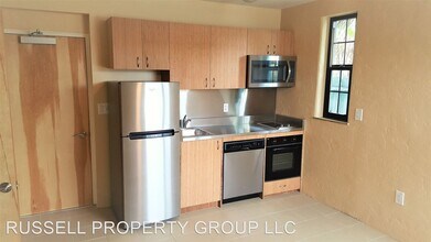 844 5th Ave S in St. Petersburg, FL - Building Photo - Building Photo