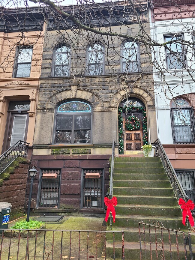744 Macon Street Rentals in Brooklyn, NY