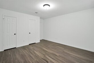 9214 St Laurent Ln in Houston, TX - Building Photo - Building Photo