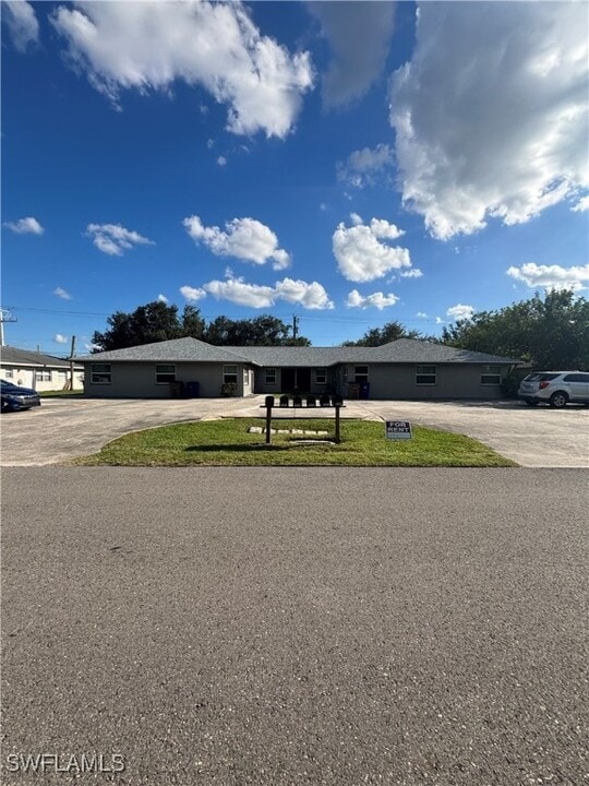 12369-12377 First St in Ft. Myers, FL - Building Photo