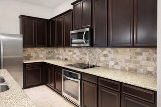 1004 Hartman Dr in Leander, TX - Building Photo - Building Photo