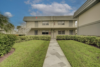 601 Monaco Way in Delray Beach, FL - Building Photo - Building Photo