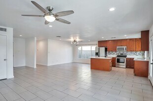 1718 E Pebble Beach Dr in Tempe, AZ - Building Photo