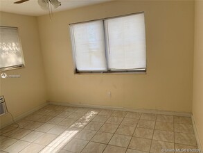 16031 NE 18th Pl-Unit -4 in North Miami Beach, FL - Building Photo - Building Photo