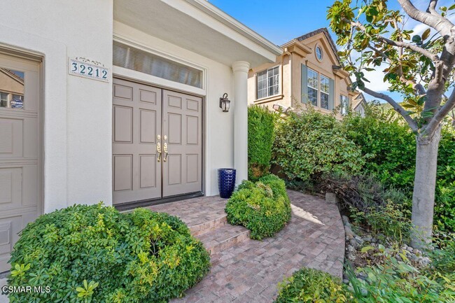 32212 Breezeport Dr in Westlake Village, CA - Building Photo - Building Photo
