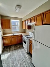 Knoxville Manor Apartments in Peoria, IL - Building Photo - Building Photo