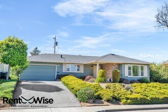 612 Barneson Ave in San Mateo, CA - Building Photo - Building Photo