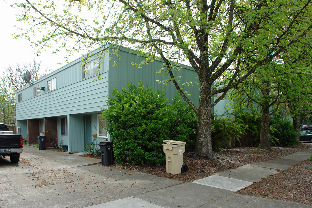 521-535 NW 19th St in Corvallis, OR - Building Photo