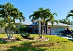 2537 SW 29th Terrace in Cape Coral, FL - Building Photo