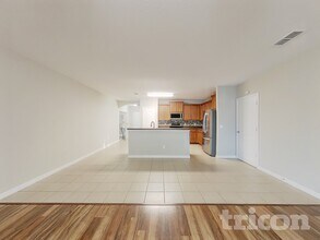 492 Shirley Dr in Apopka, FL - Foto de edificio - Building Photo