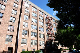 Buckingham Apartments in Flushing, NY - Building Photo - Building Photo