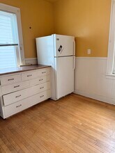 910 W Lapham Blvd, Unit Lower in Milwaukee, WI - Building Photo - Building Photo