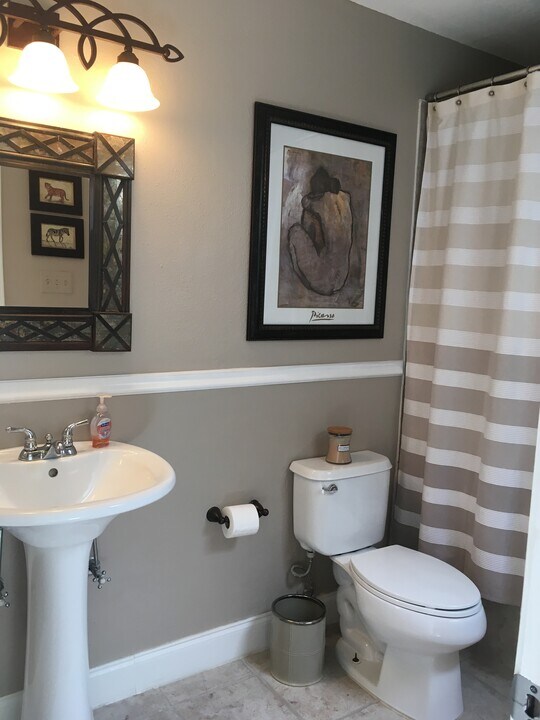 1406 Brook Run in San Antonio, TX - Building Photo