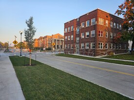 1560 7th Ave in Moline, IL - Building Photo