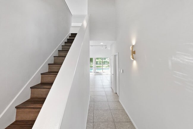property at 57 Foxhall Crescent Dr