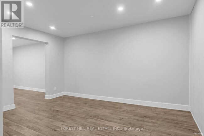 22 Harvey St in Hamilton, ON - Building Photo - Building Photo