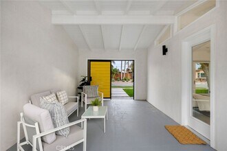 3103 Shipway Ave in Long Beach, CA - Foto de edificio - Building Photo