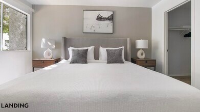 1455 E Katie Ave, Unit E16 in Las Vegas, NV - Building Photo - Building Photo