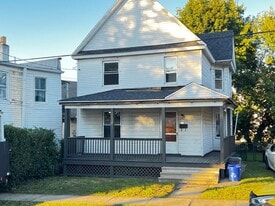 210 School St in Scranton, PA - Building Photo