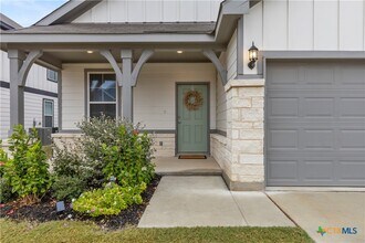 808 Beacon Hts in Seguin, TX - Building Photo - Building Photo
