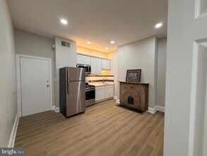 2439 Maryland Ave in Baltimore, MD - Building Photo - Building Photo