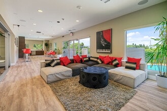 The Parc at Pruneyard in Campbell, CA - Foto de edificio - Building Photo