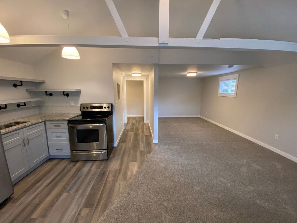 1004 S Elder St in Nampa, ID - Building Photo