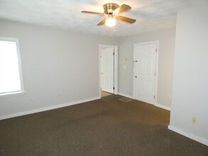282 Main St, Unit 2 in Stoneham, MA - Building Photo - Building Photo