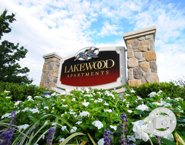 Lakewood Apartments in Stafford, VA - Building Photo - Building Photo