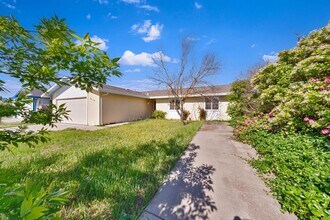7929 Detroit Blvd in Sacramento, CA - Building Photo - Building Photo