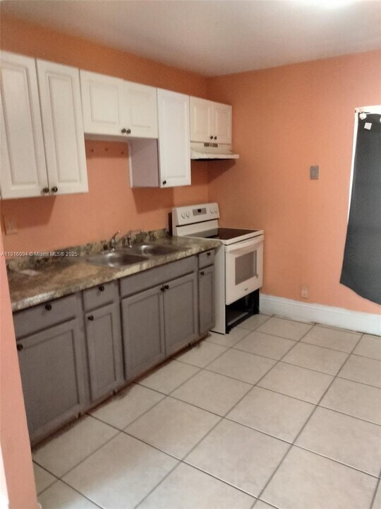 713 NW 4th Ave in Pompano Beach, FL - Building Photo