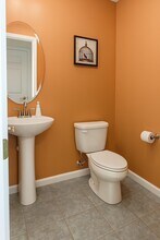 23 Legend Hills Dr, Unit 23 in Edgewater, NJ - Building Photo - Building Photo