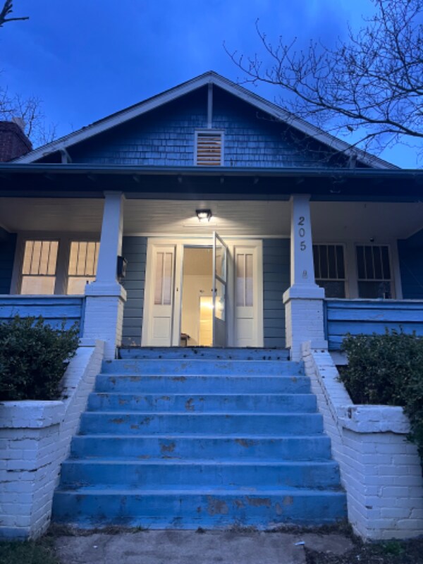 205 Montana Ave in Asheville, NC - Building Photo - Building Photo