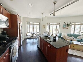 17 Otis St, Unit 601 in Cambridge, MA - Building Photo - Building Photo