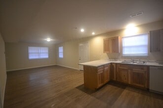 3 Bed 1.5 Bath Duplex in Buffalo, MO - Building Photo - Building Photo