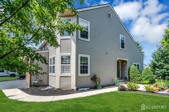 1506 Pinhorn Dr in Bridgewater, NJ - Building Photo - Building Photo