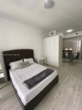 1010 Brickell Ave, Unit 4710 in Miami, FL - Foto de edificio - Building Photo