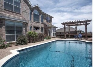 2828 Cedar Ridge Ln in Fort Worth, TX - Building Photo - Building Photo