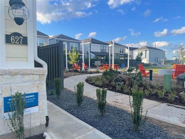 627 Salt Marsh Trl in Clear Lake Shores, TX - Foto de edificio - Building Photo