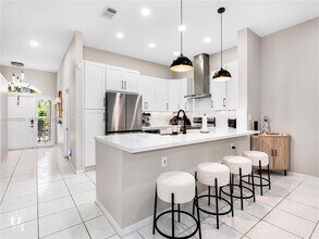 835 NE 17th Way in Fort Lauderdale, FL - Building Photo - Building Photo