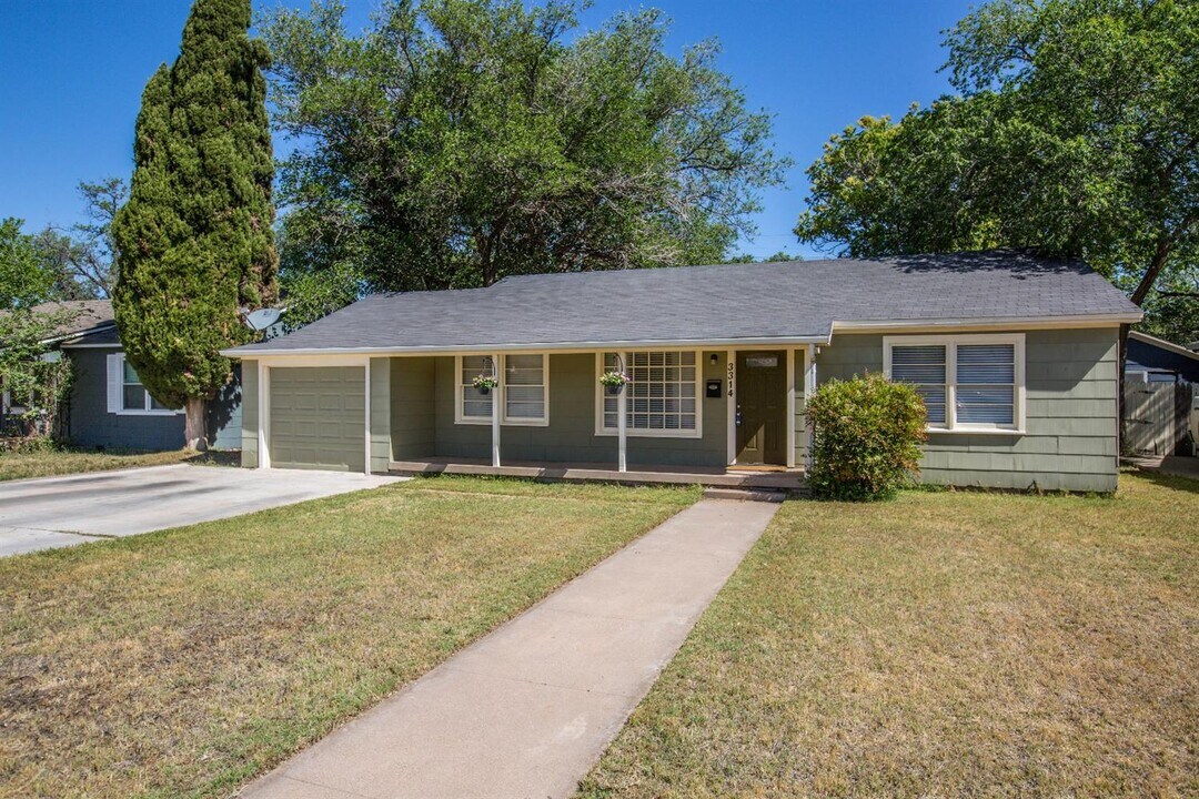 3314 30th St in Lubbock, TX - Building Photo