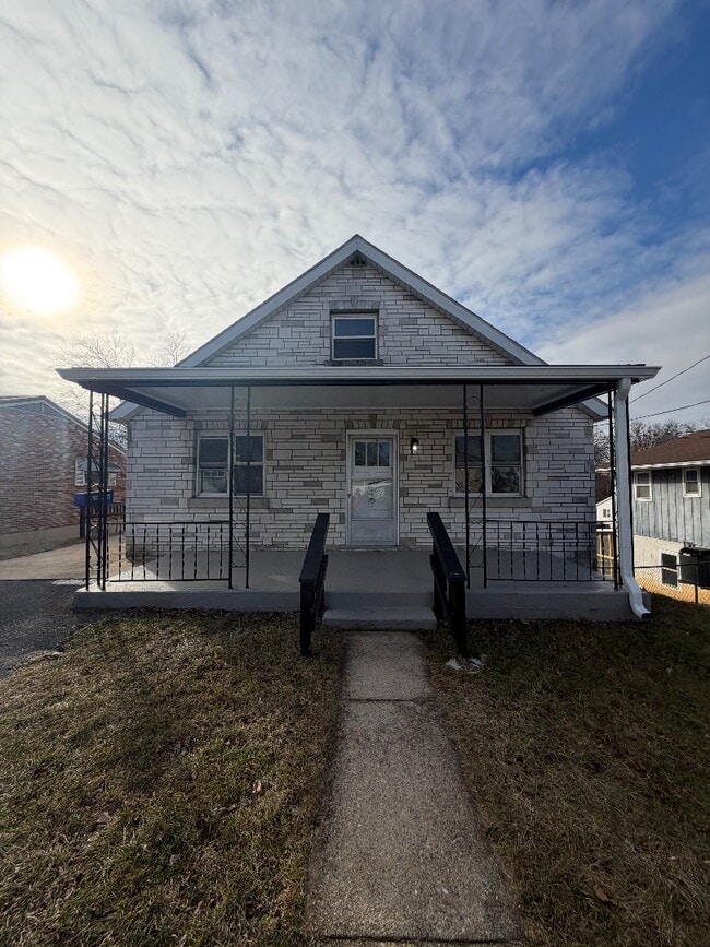 property at 5 E Green St