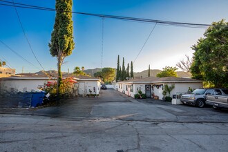 7730-7738 Wyngate St in Tujunga, CA - Building Photo - Primary Photo